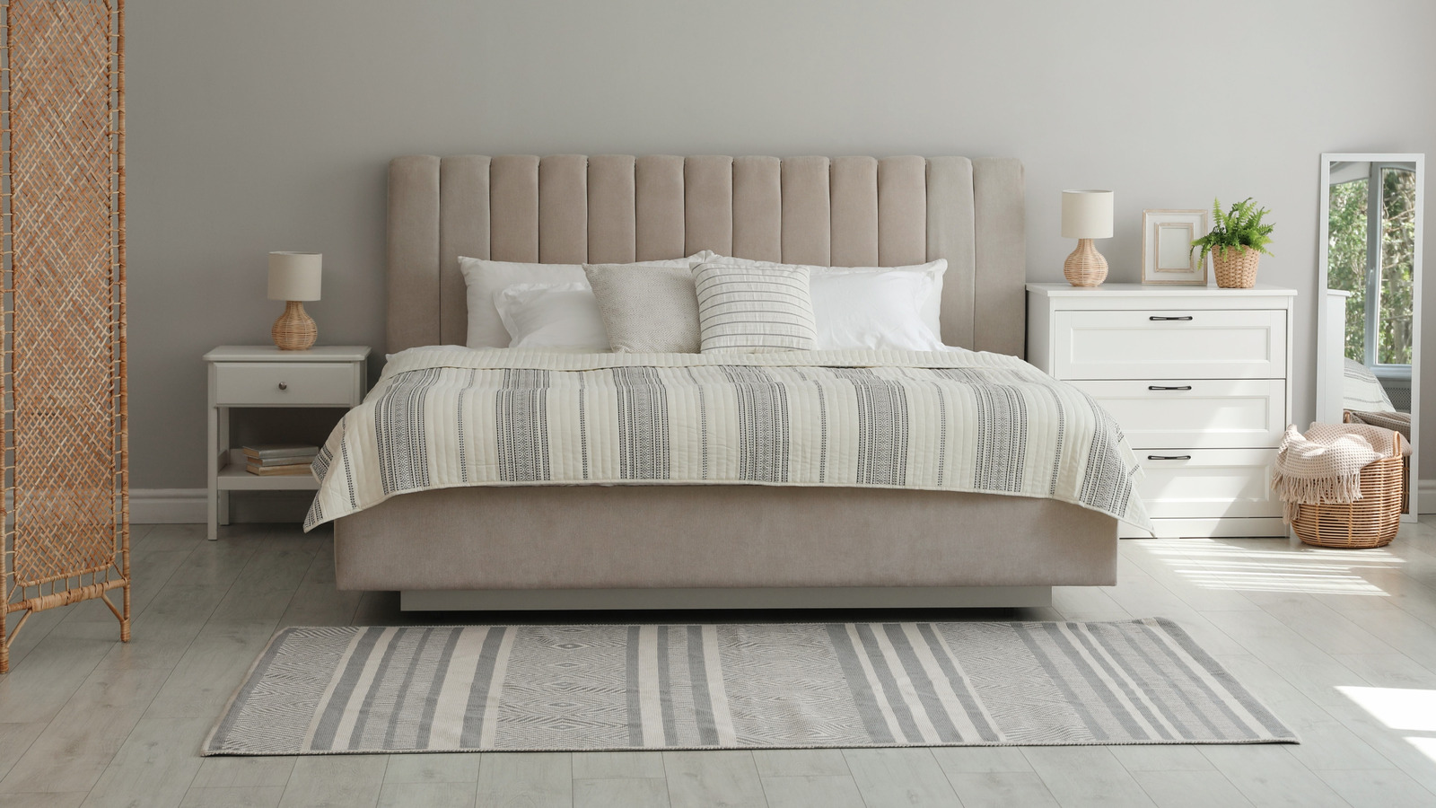 How To Choose The Right Size Rug For A Twin Or Full Bed
