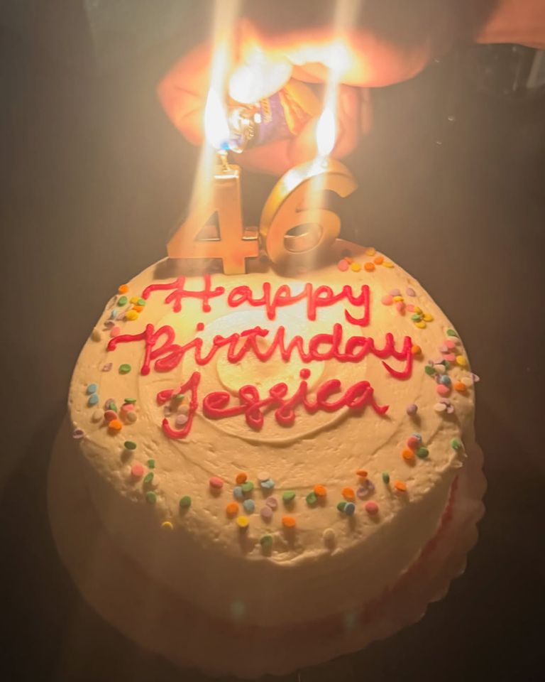 كعكة عيد ميلاد جيسيكا سيمبسونالائتمان: جيسيكا سيمبسون / إنستغرام