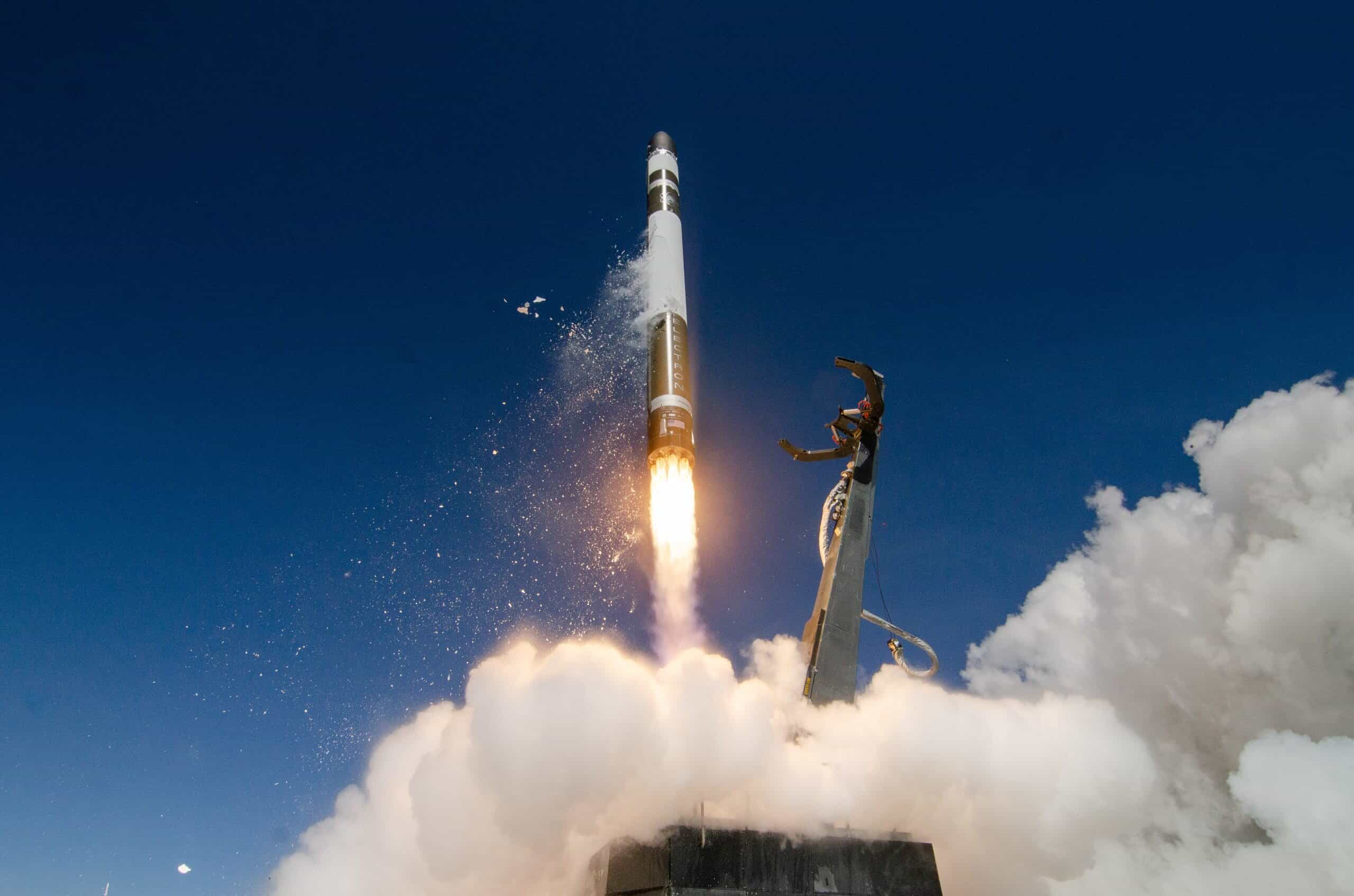 SpaceX Climbs 4%, AST SpaceMobile Rallies 9%, Rocket Lab Rises 5% as Traders Position for SpaceX's Debut Earnings Report