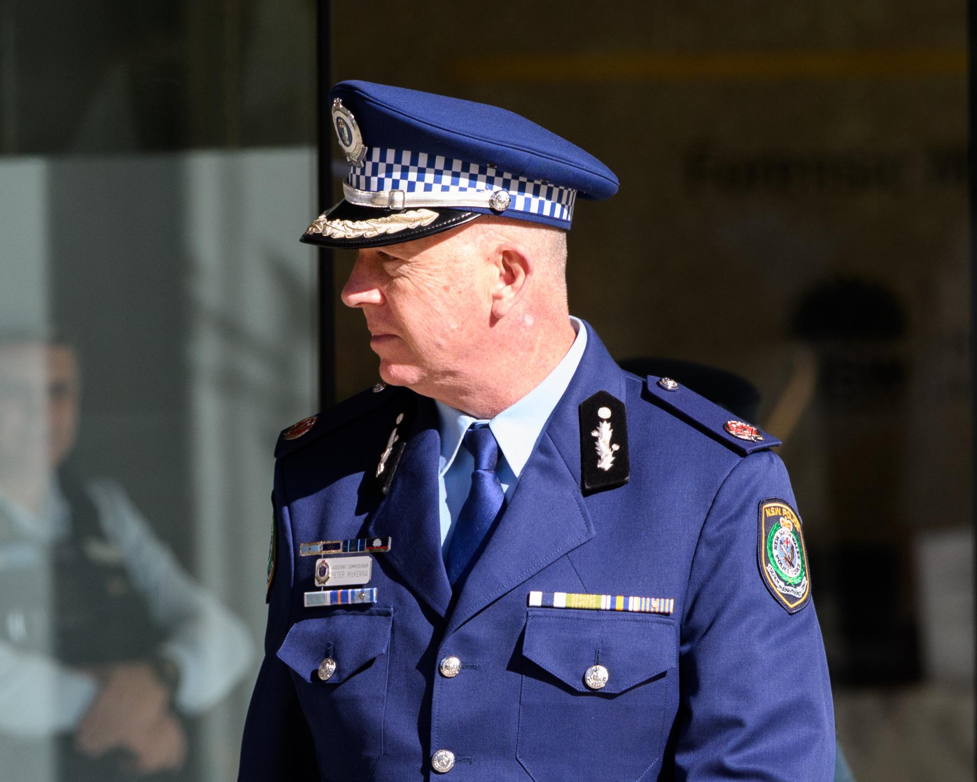 High-ranking NSW police officer apologises for failing to alert Jewish groups to neo-Nazi Sydney protest