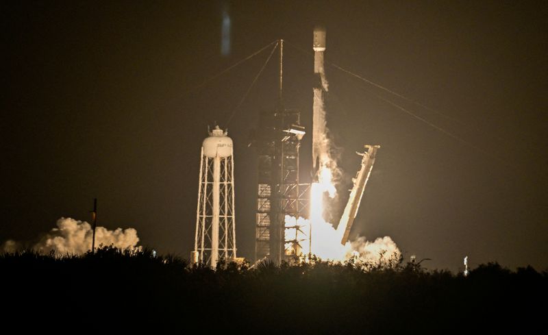 Photo: aol.com SpaceX Falcon 9 Upper Stage Crashes Into the Moon After Deep Space Drift