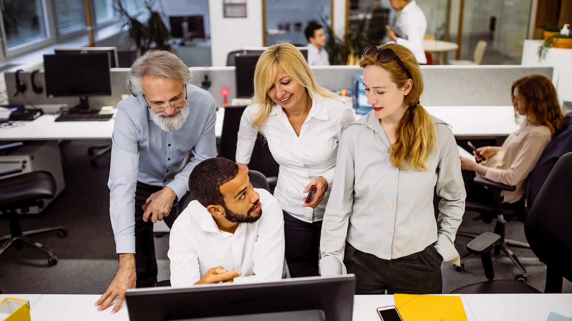 Financial Planners: 5 Retirement Habits I'd Start in My 20s If I Had To Do It Again