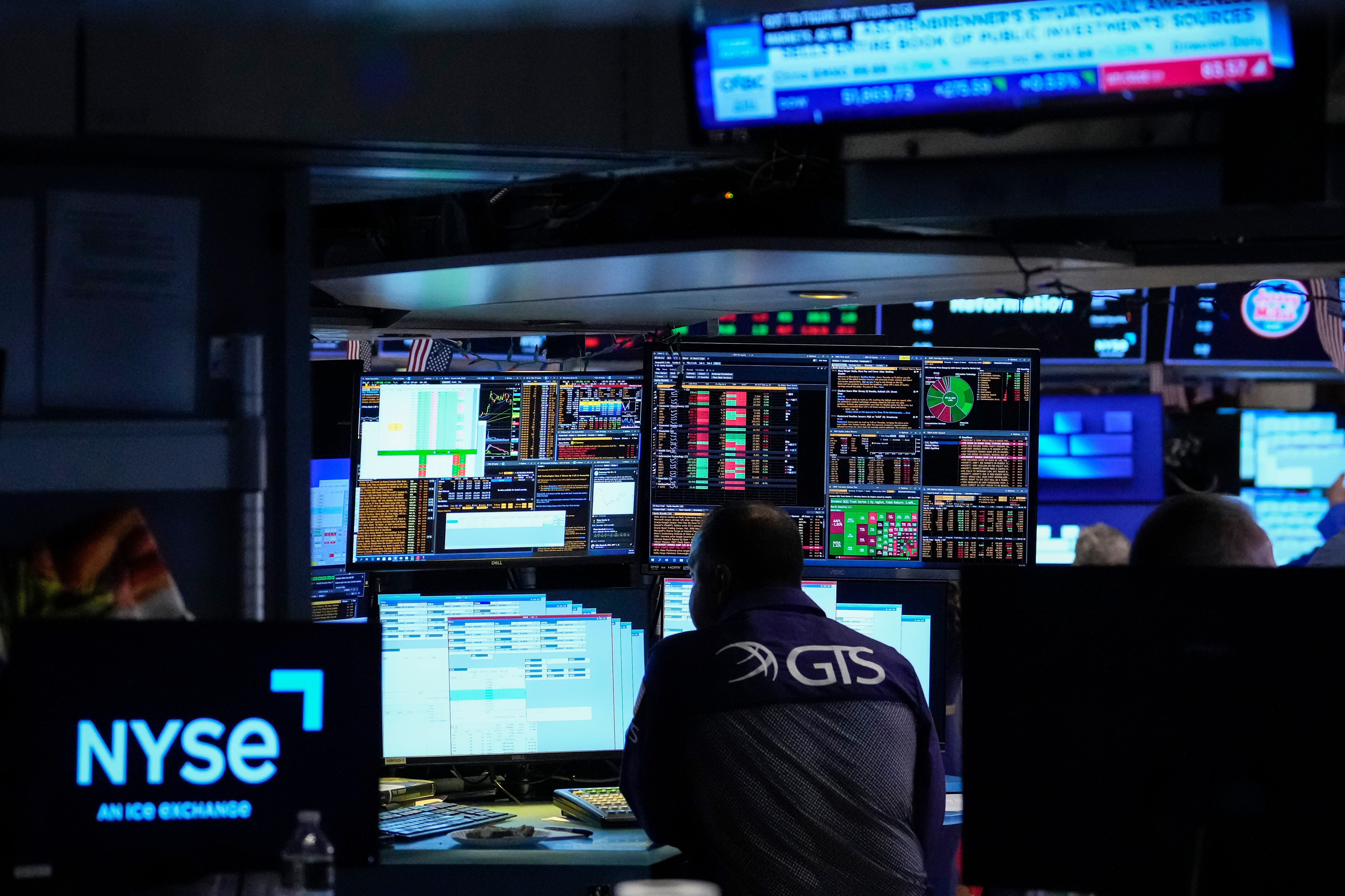 Stocks rise on Wall Street and add to their records as oil prices hold steady - AOL