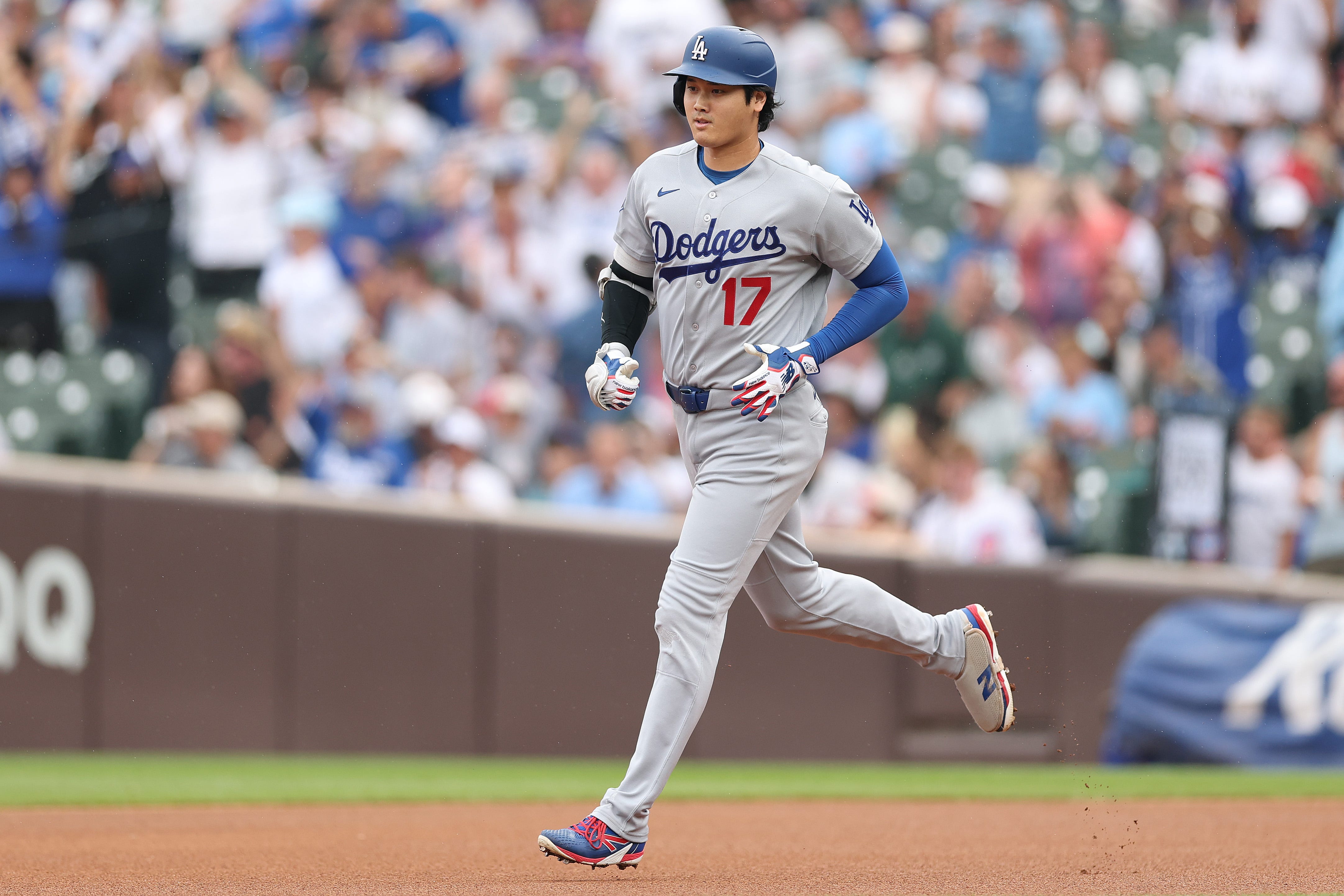 Shohei Ohtani, Pete Crow-Armstrong trade home runs to open game