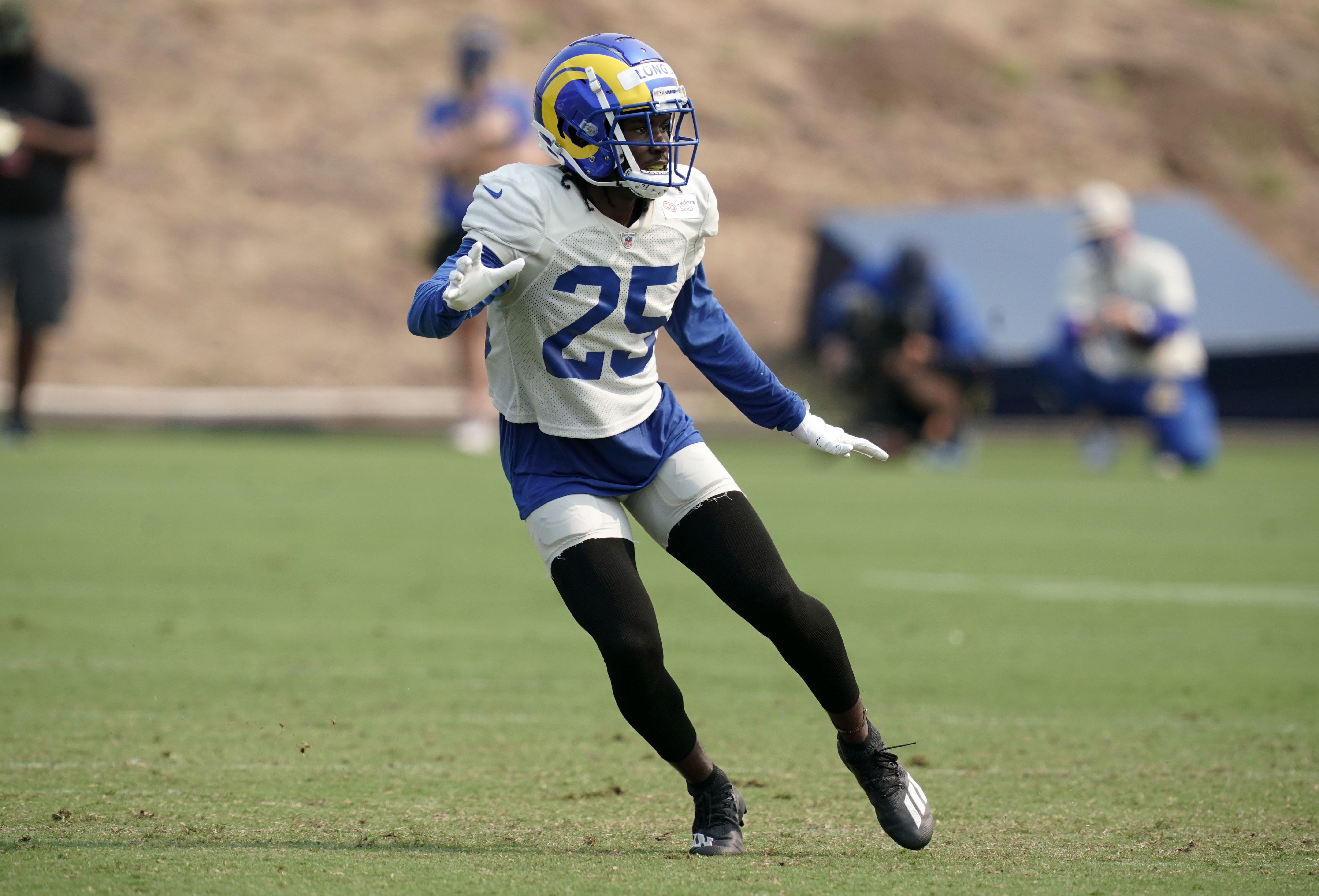 Giants sign former Rams 3rd-round cornerback to camp roster
