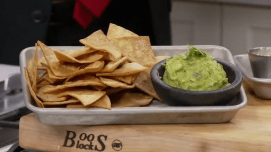 Hombre y Lobo to close in October