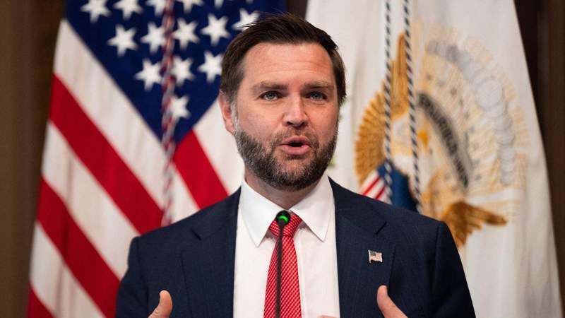 Trump Will 'Resign,' Key Democratic Strategist Predicts — As Prez Will ...