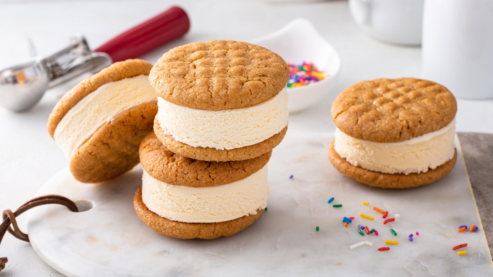 The Breakfast Favorite You Need For A Deliciously Easy Ice Cream Sandwich