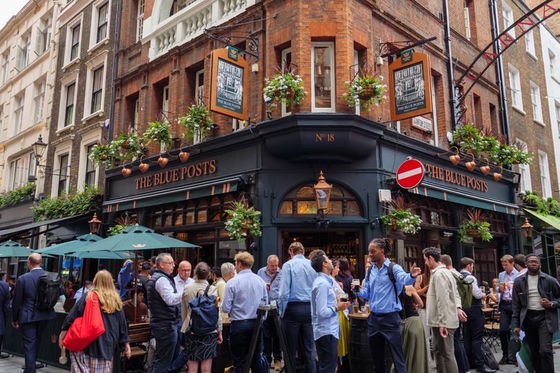Thousands of pubs face having to ban punters from standing and ordering at bar in 'vertical drinking' crackdown