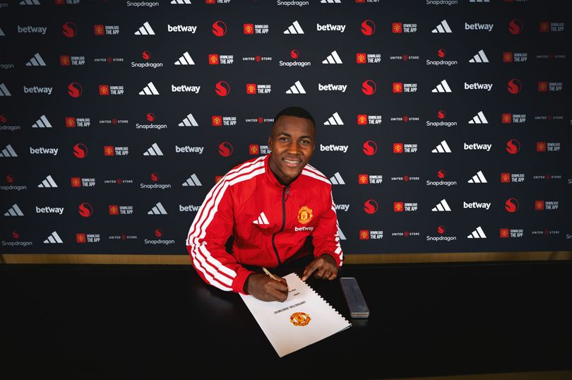 Man Utd finally announce sixth summer transfer as statement confirms next steps