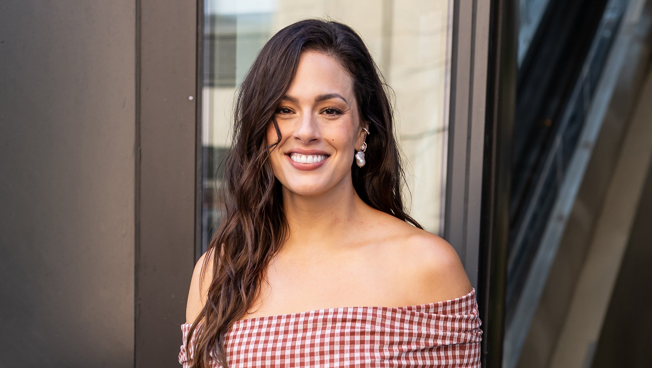 Ashley Graham Stuns in a Luxe-Looking One-Piece Swimsuit — This ‘Slimming’ $25 Pick Is Nearly Identical