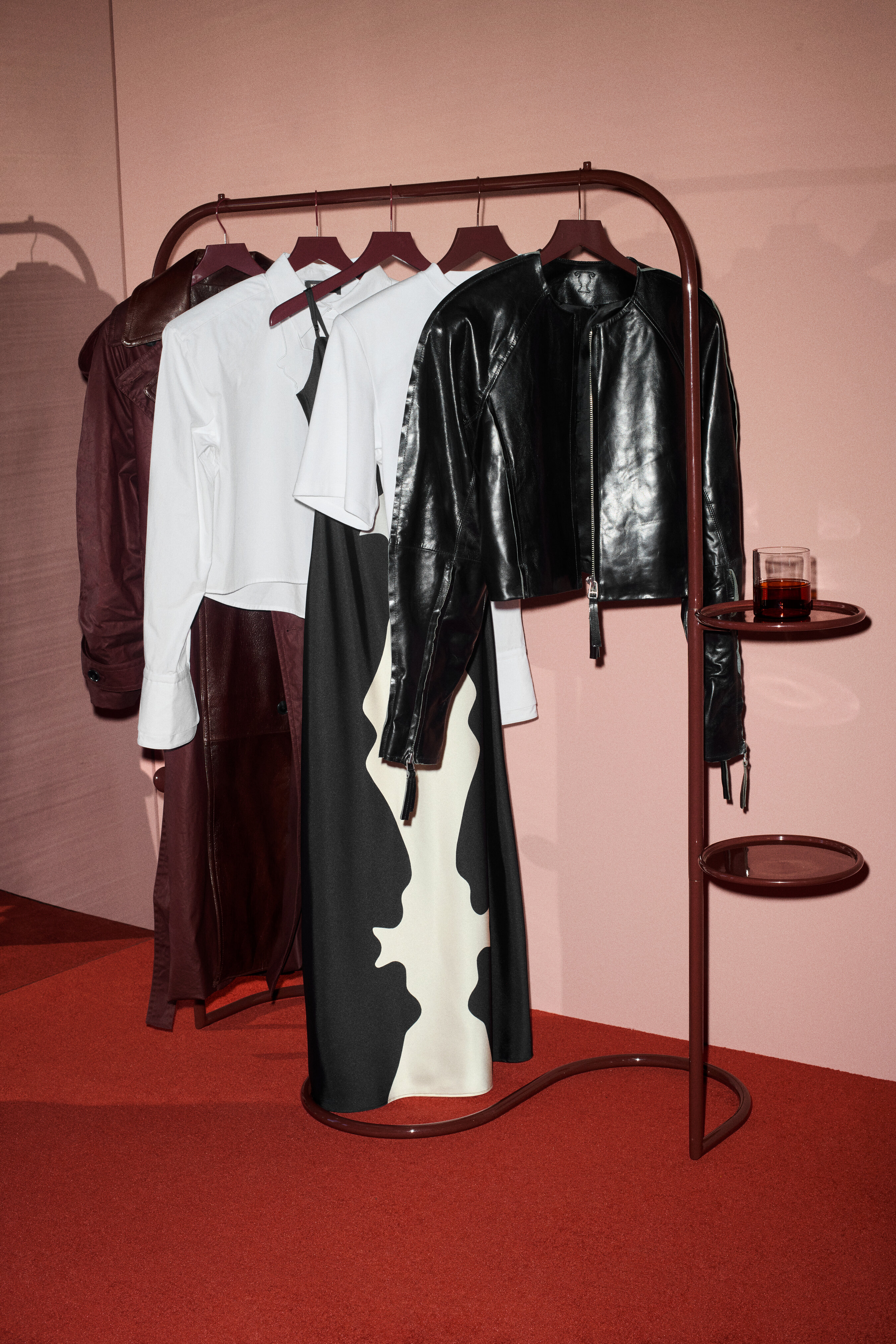 H&M HOME and Kelly Wearstler Reveal Full Global Collaboration, Featuring Ready-to-Wear capsule alongside interiors