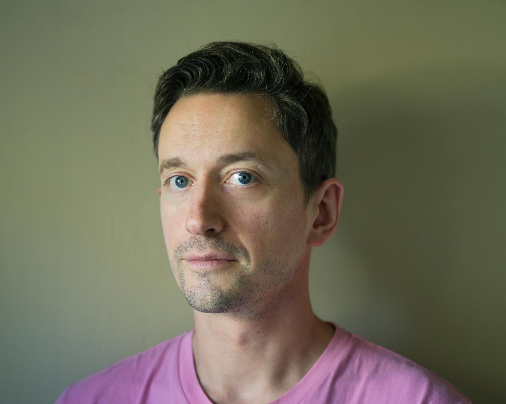 Thirst by John Robins audiobook review – an ex-drinker's darkly funny journey