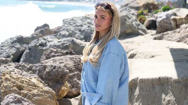 Brooks Nader’s ‘Curves Got Places To Go’ in Unbuttoned Old Navy Shirt & Je...