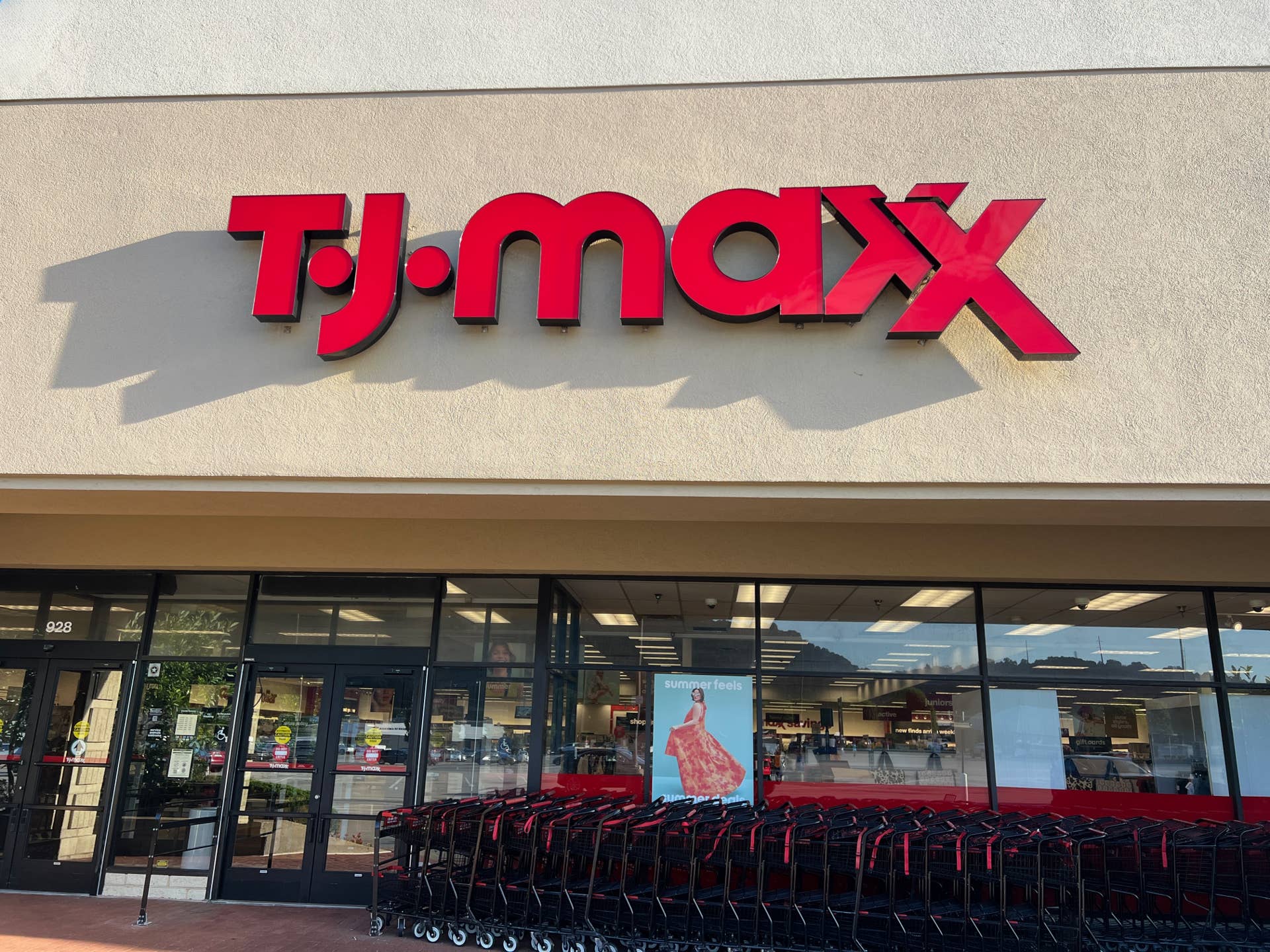 T.J. Maxx's $15 'Kissing Dogs' Are the Sweetest Little Gift for Any Pup Lover