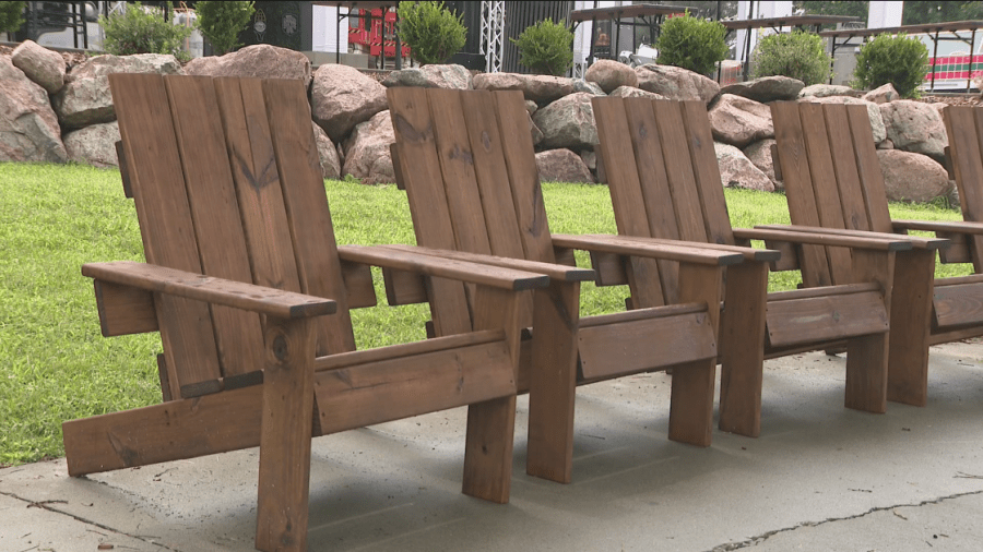 More seating at Iowa State Fair thanks to Geoffrey’s Adirondacks
