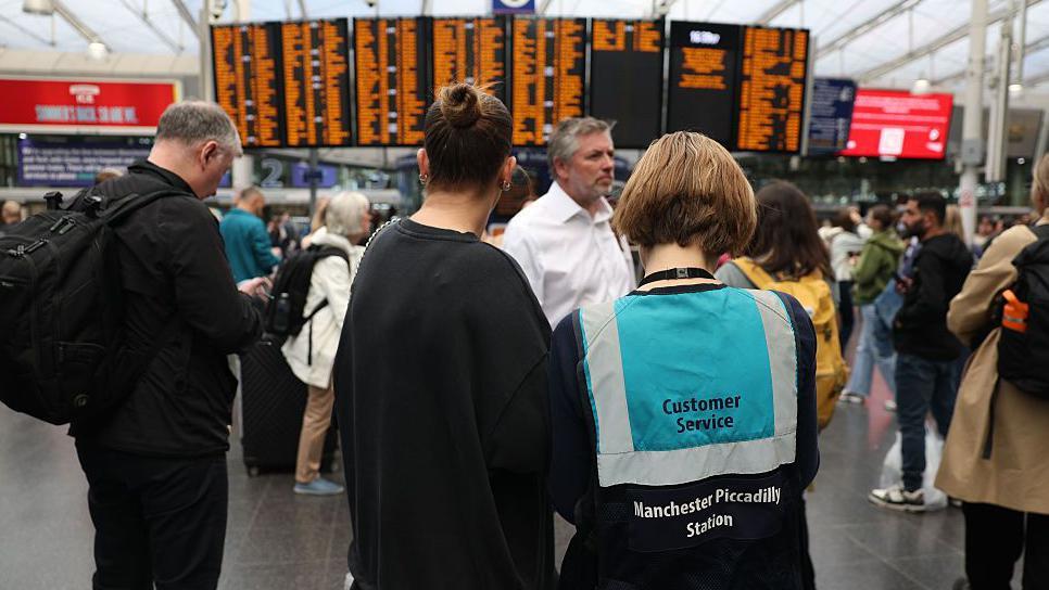 How a 90-second power outage sparked chaos for rail commuters