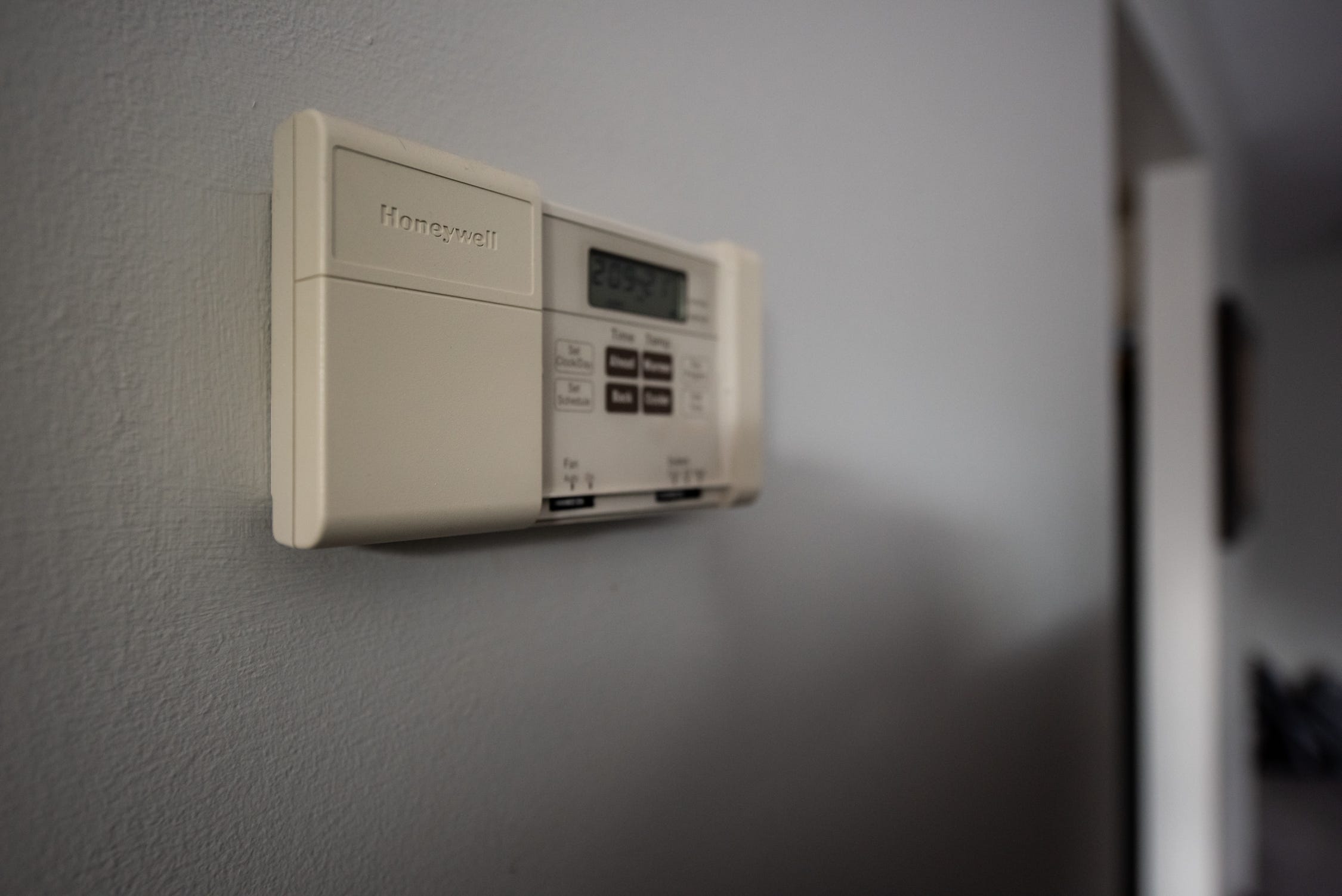 What temperature should I set my thermostat in summer during heat wave