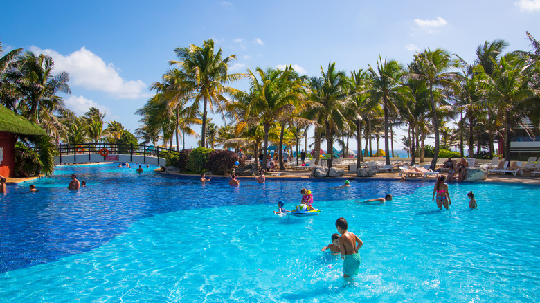 Basen w Grand Oasis Cancun