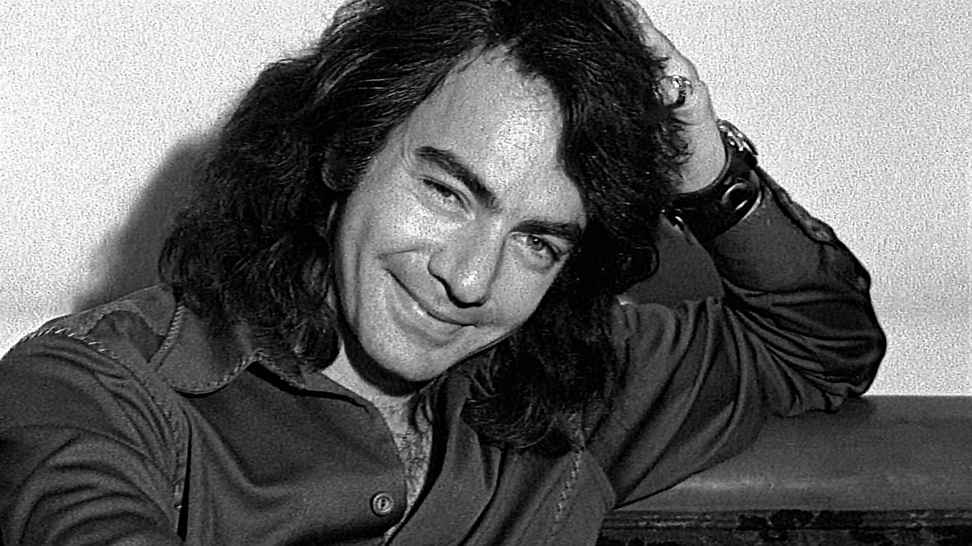 Neil Diamond Reveals His All-Time Favorite Album: 'Hot August Night' from 1972