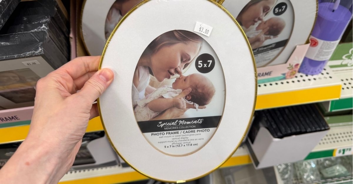 oval photo frame