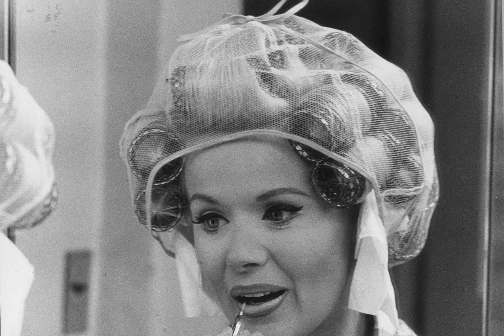 We Asked Southern Grandmas How To Use Velcro Rollers—Here Are Their Best Tips