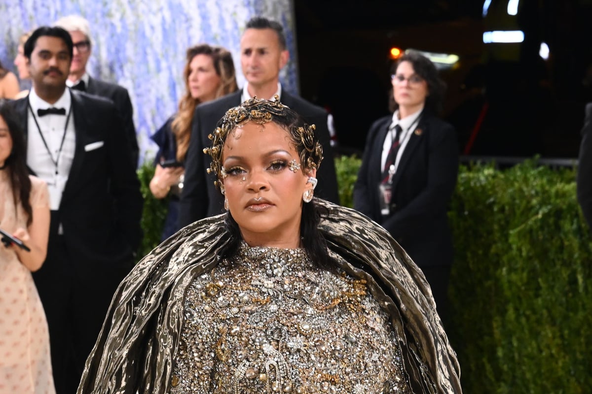 rihanna-shares-photos-with-her-three-children-in-front-of-barbados