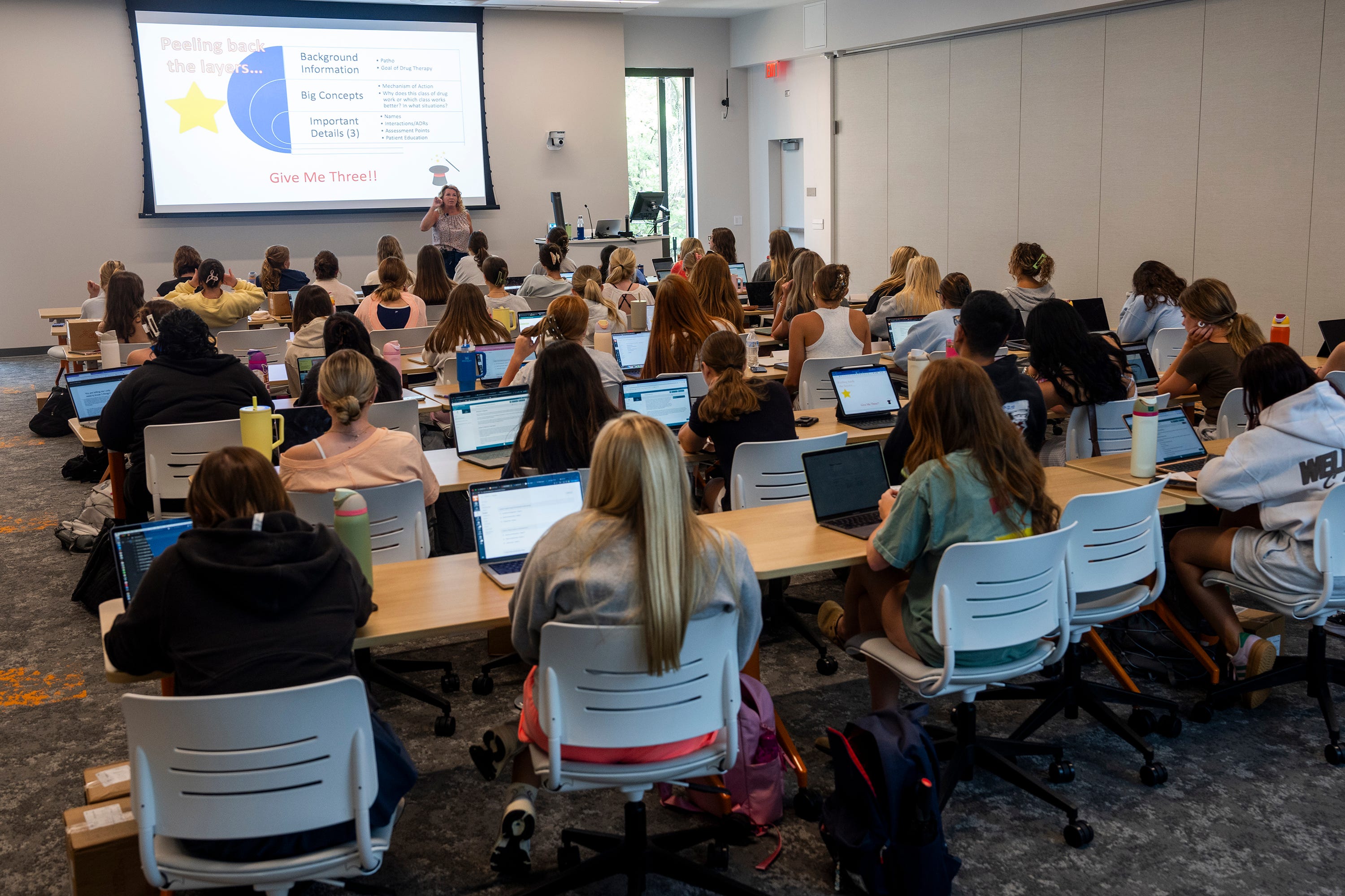 When is the first day of class? University of Tennessee dates to know - AOL