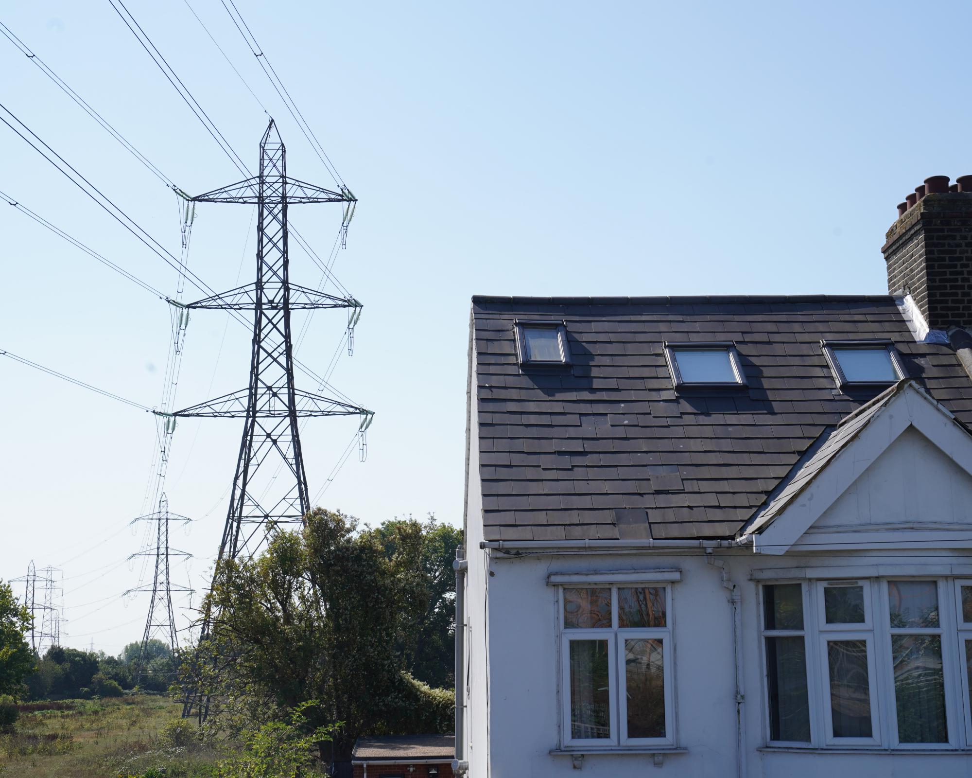 Photo: aol.co.uk New Pylon Disount: £250 Off Annual Energy Bills for Nearby Homes