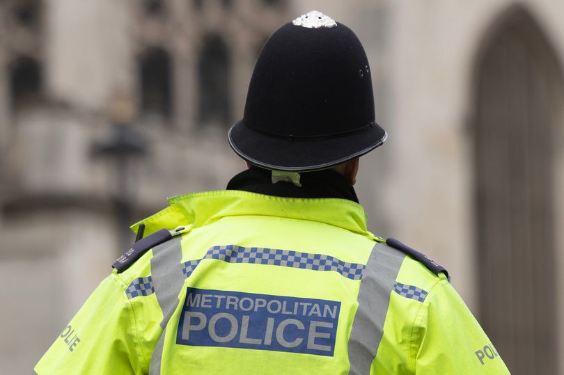 Clapham shooting horror as 'man, 25, killed' after 'four or five' shots heard near pub