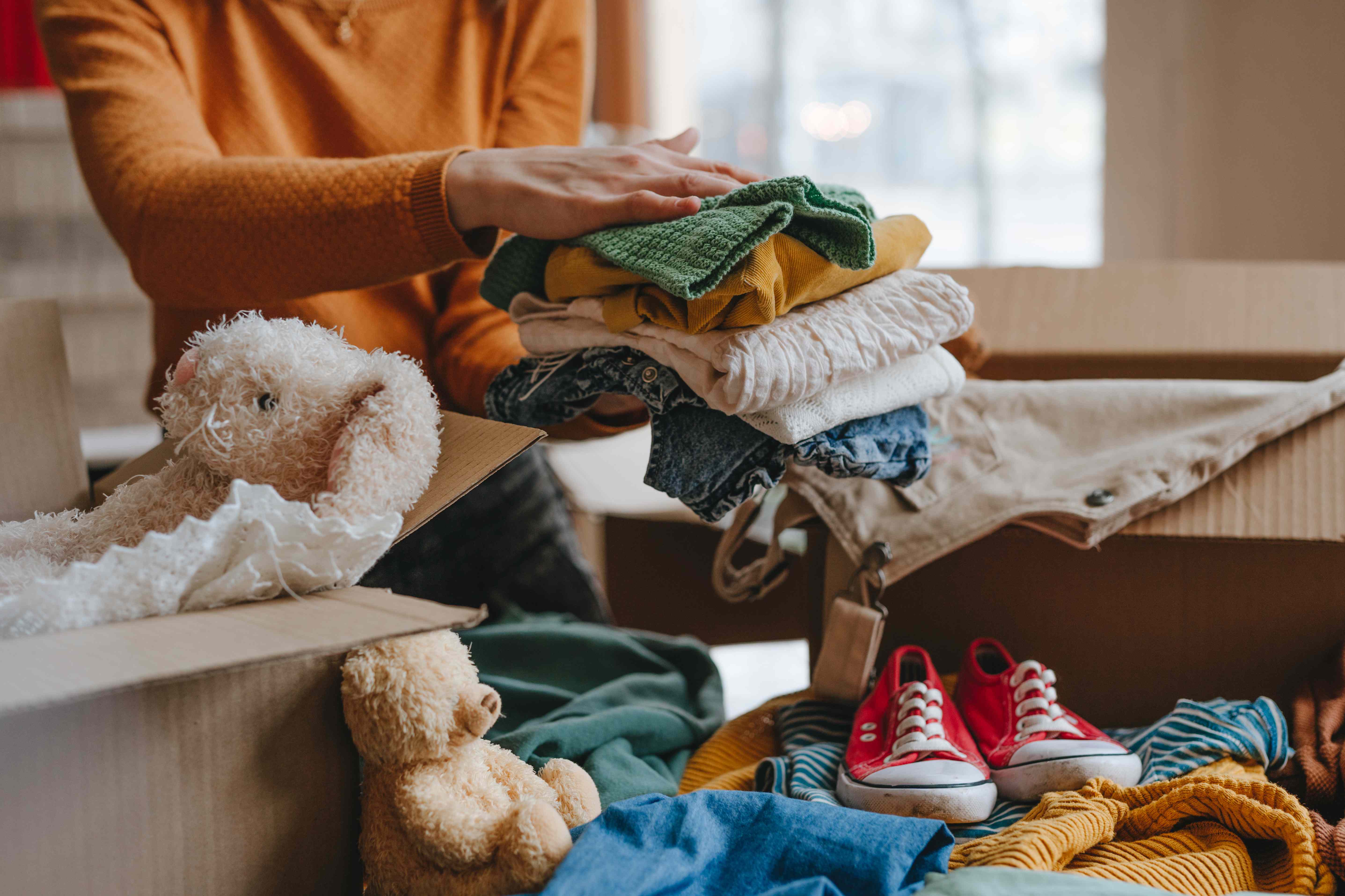 Organizers Say These 6 Things Should Never Go in the Donation Pile When You Declutter