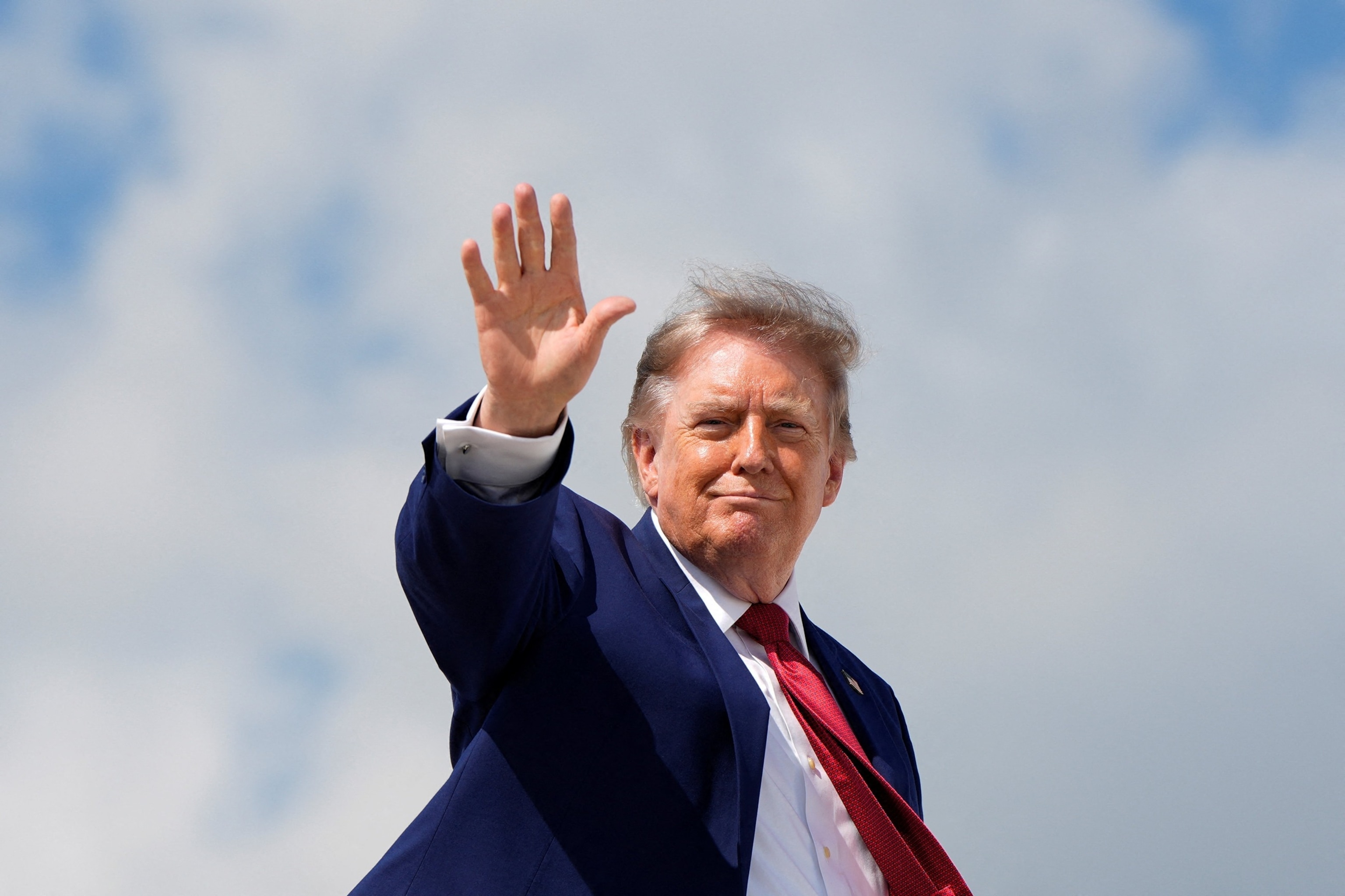 Photo: aol.com Trump Swaps Air Force One for Secret C-32A Jet at Ankara Airport