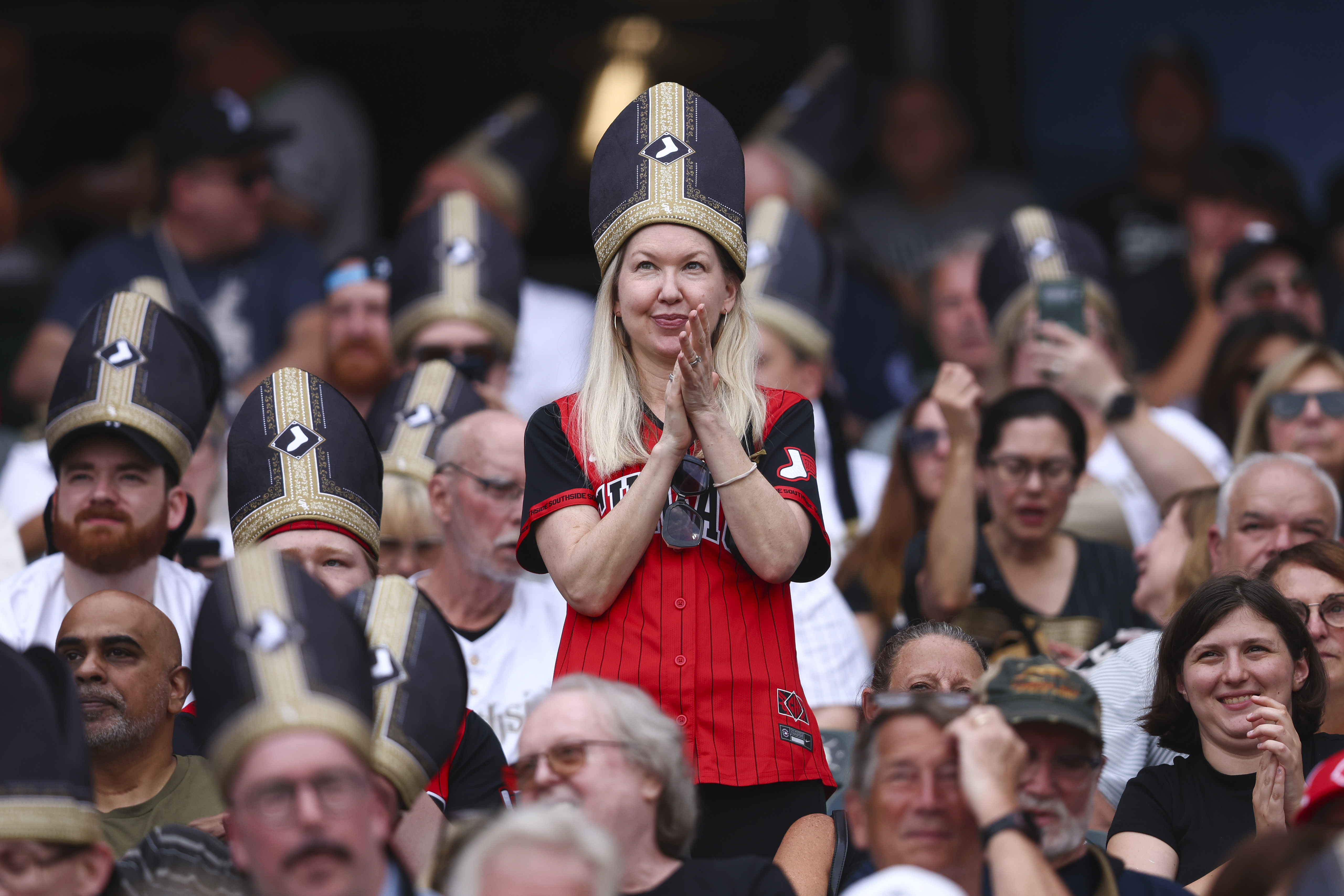 Chicago White Sox Give Away 40,000 Pope Hats to Sellout Crowd at Rate Field