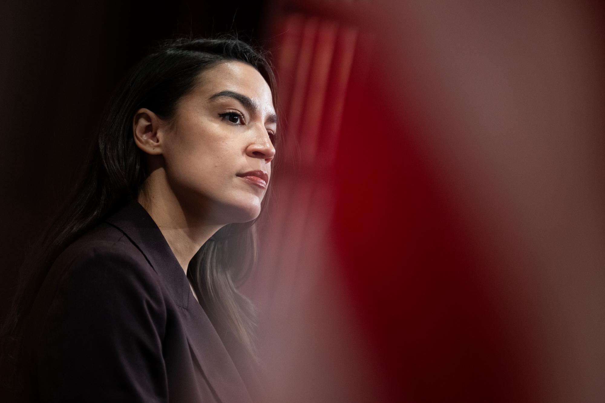 AOC Egg Freezing Decision Sparks Debate on Reproductive Rights and Politics - News Directory 3