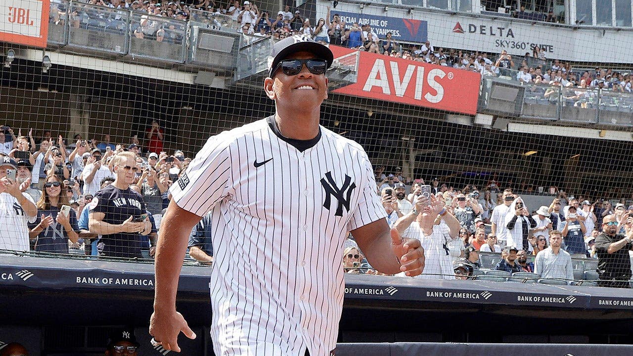 Alex Rodriguez defends Dodgers' spending spree as likely lockout gets  closer: 'I think it's great' - AOL