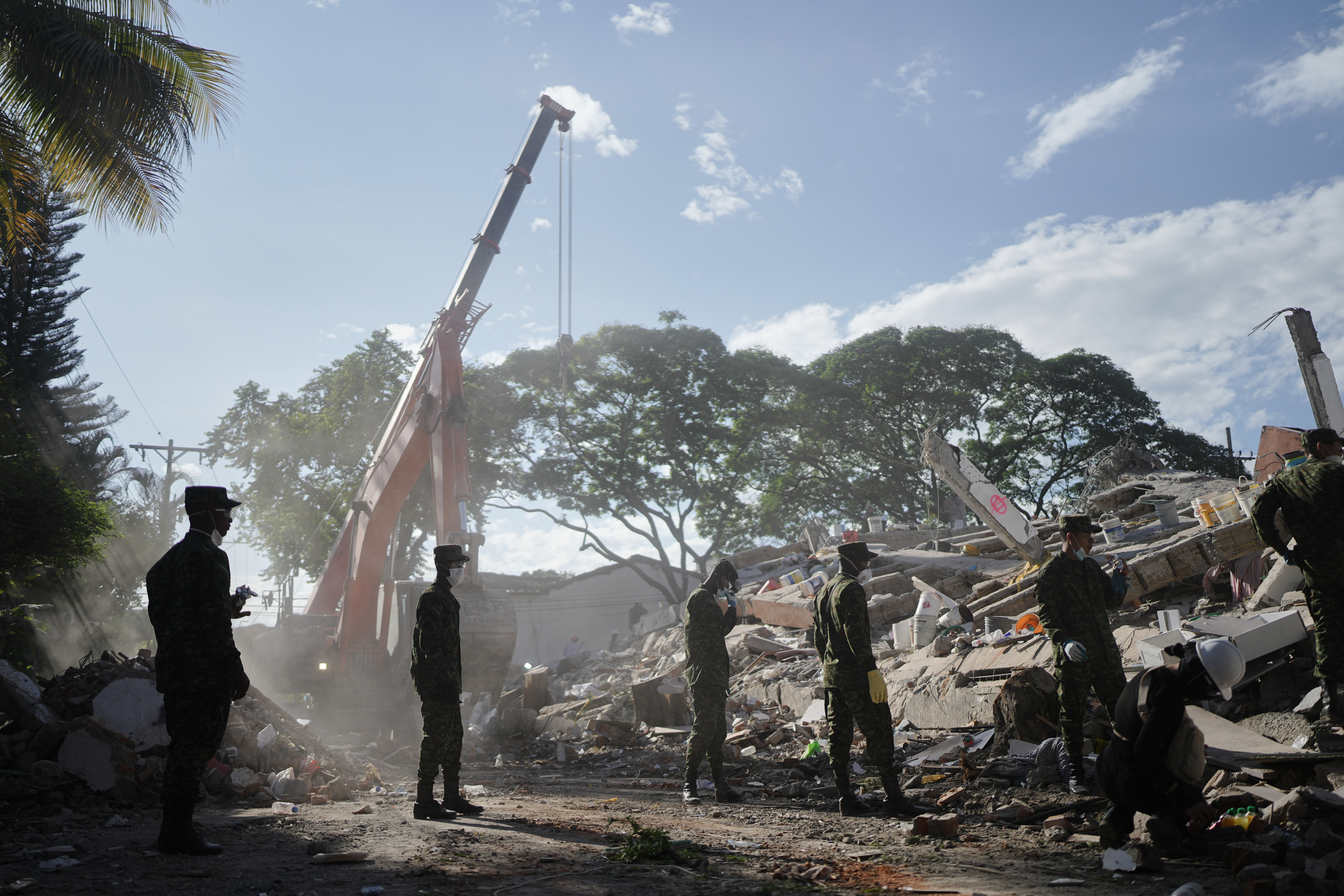 Conspiracy theories falsely blame Colombia earthquake on Alaska research program - AOL