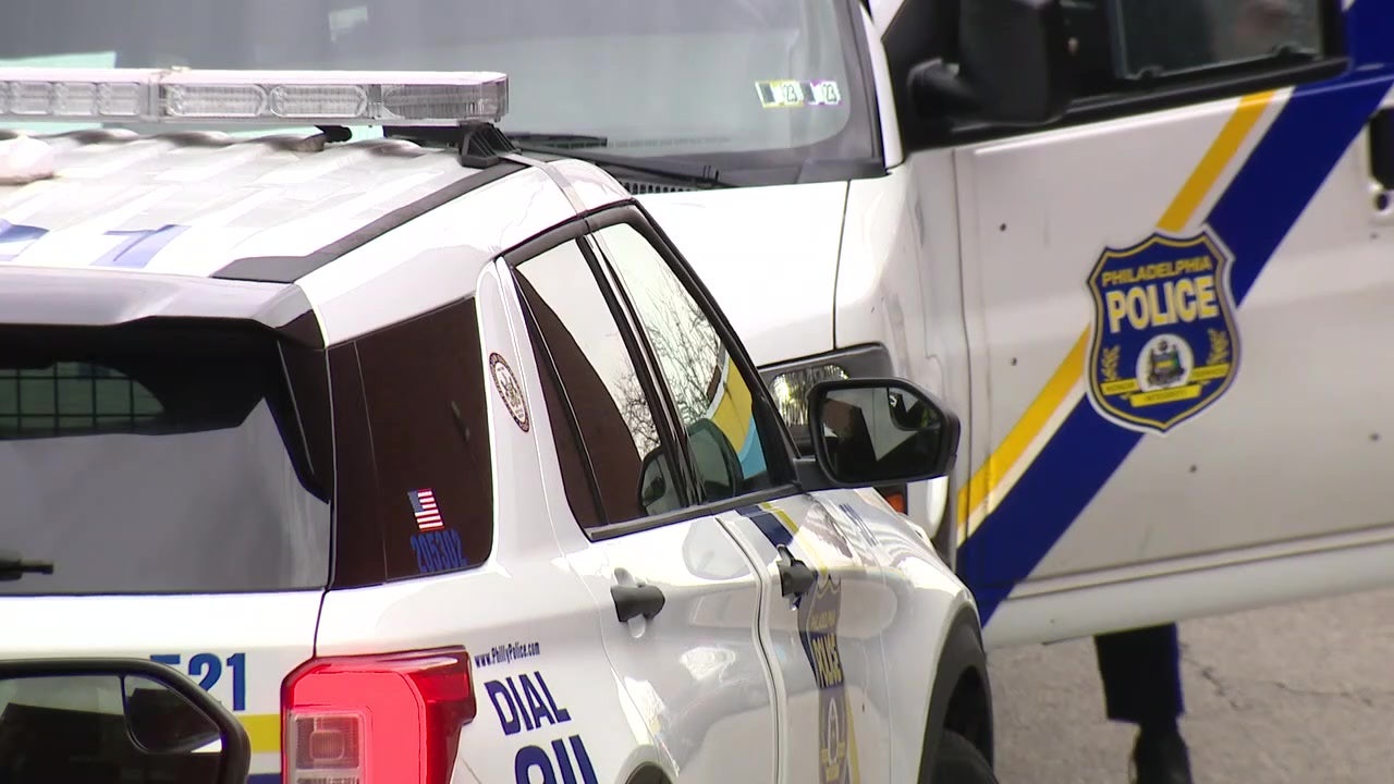 Man critically hurt by falling scaffolding debris in Center City - AOL