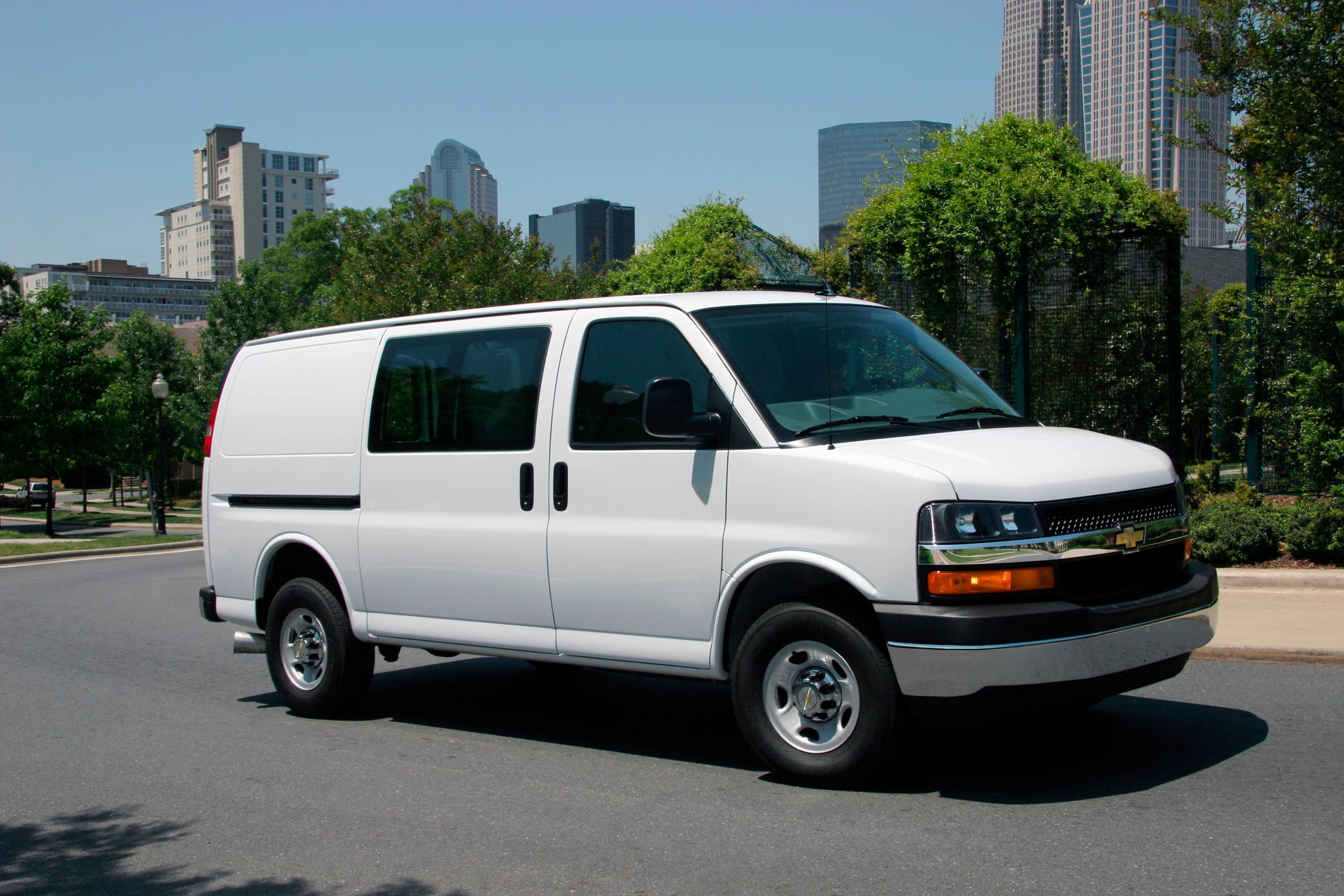 GM’s 30-Year-Old Vans Are Finally Getting Touchscreens - AOL