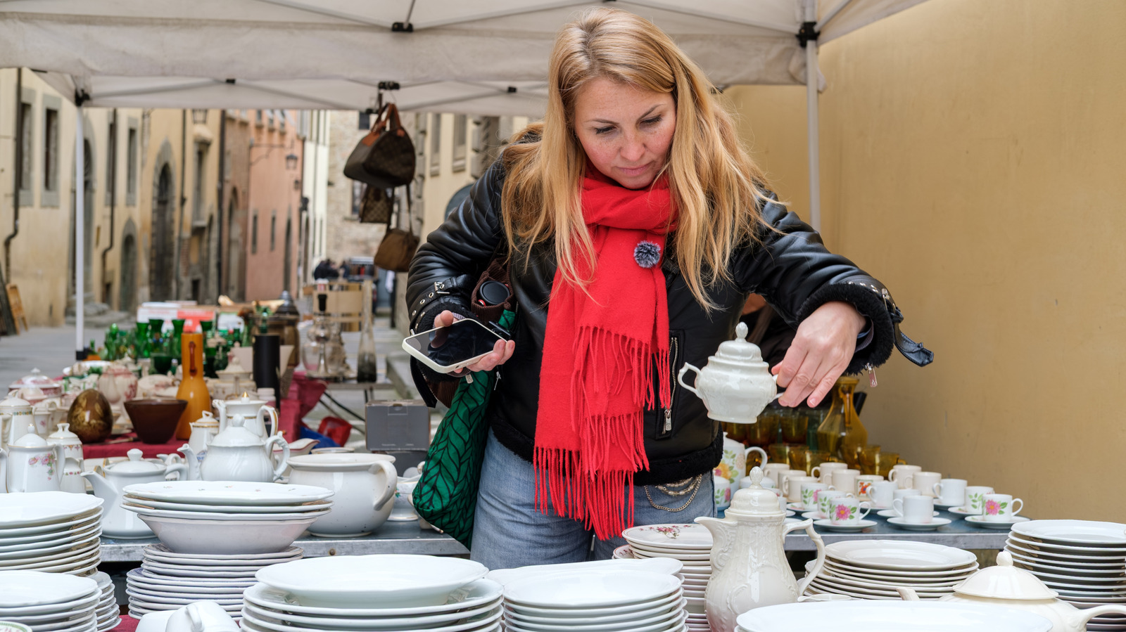 The Vintage Table Decor Dishware That's Worth Finding At The Thrift Store