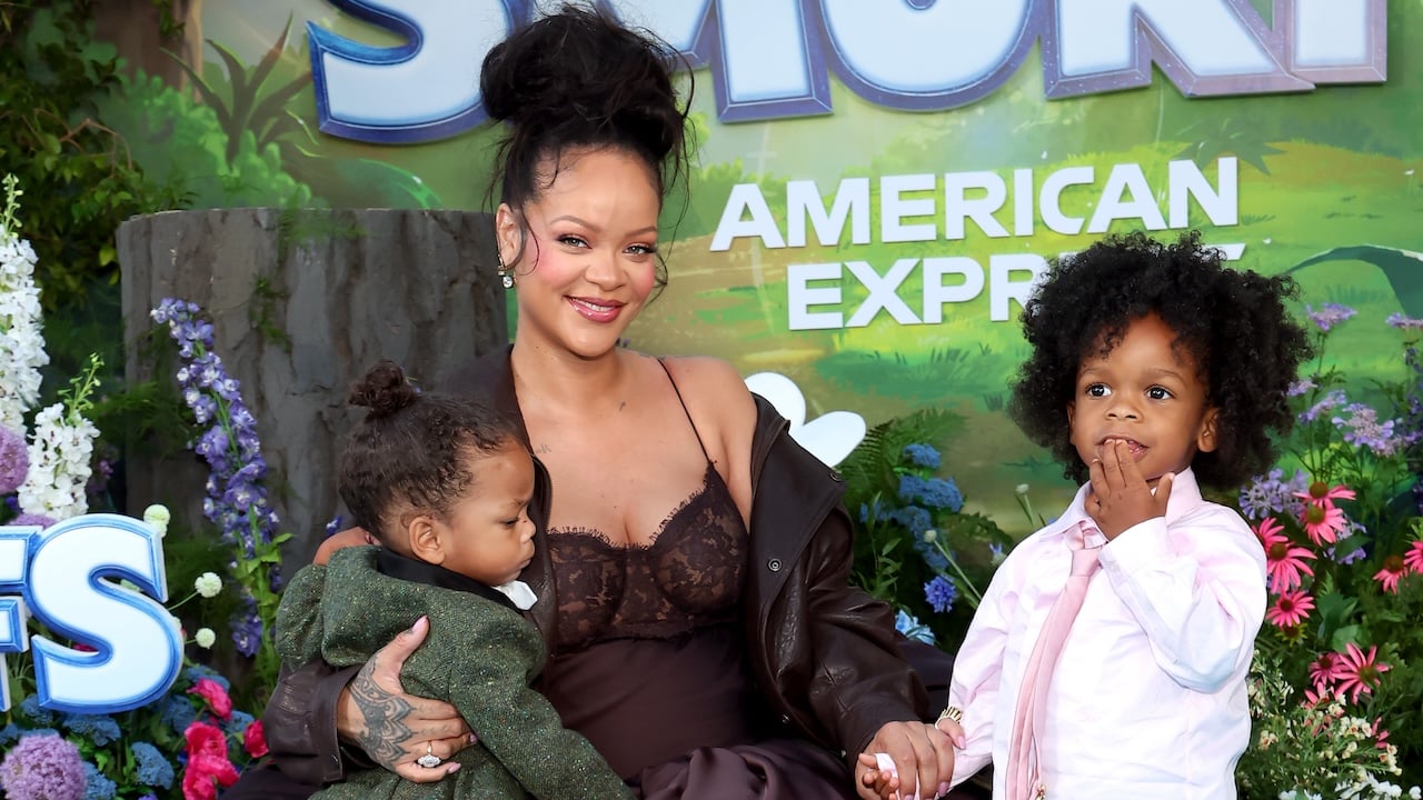 rihanna-shows-her-kids-the-barbados-she-grew-up-in-during-family-trip-aol