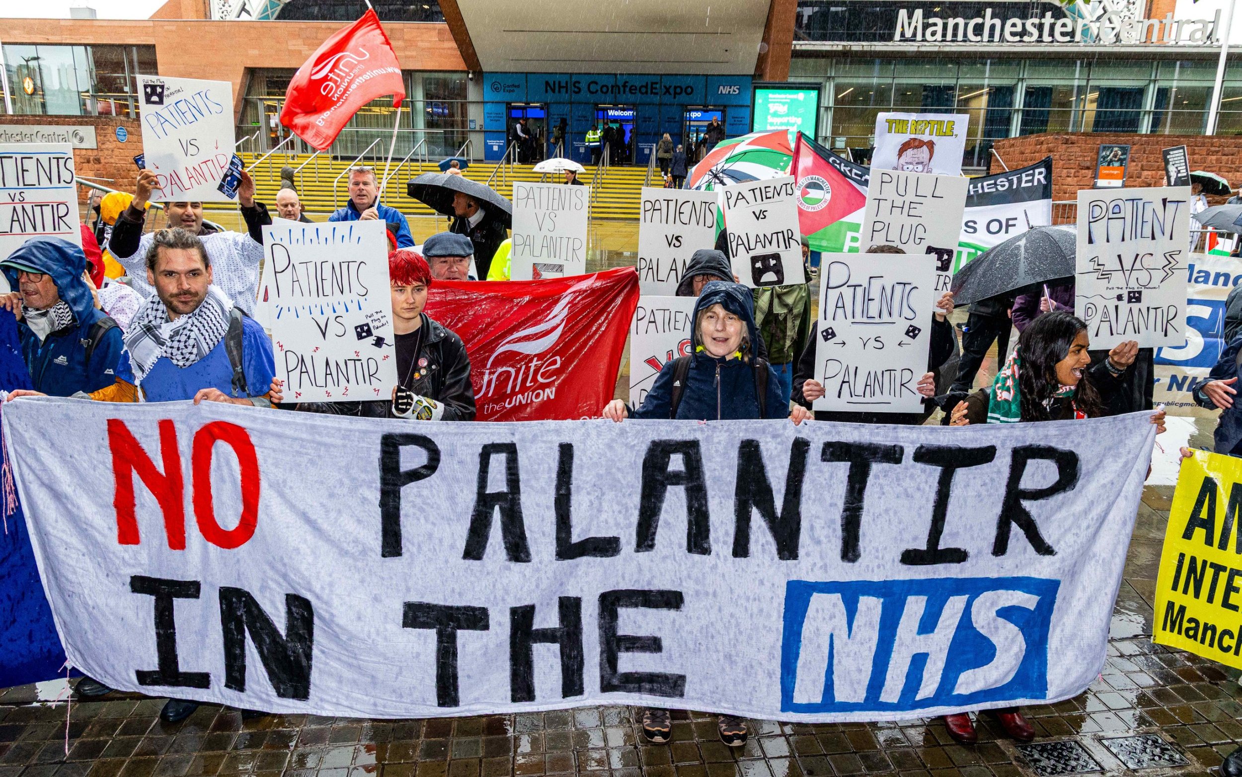 Palantir training for NHS staff cancelled after bad press