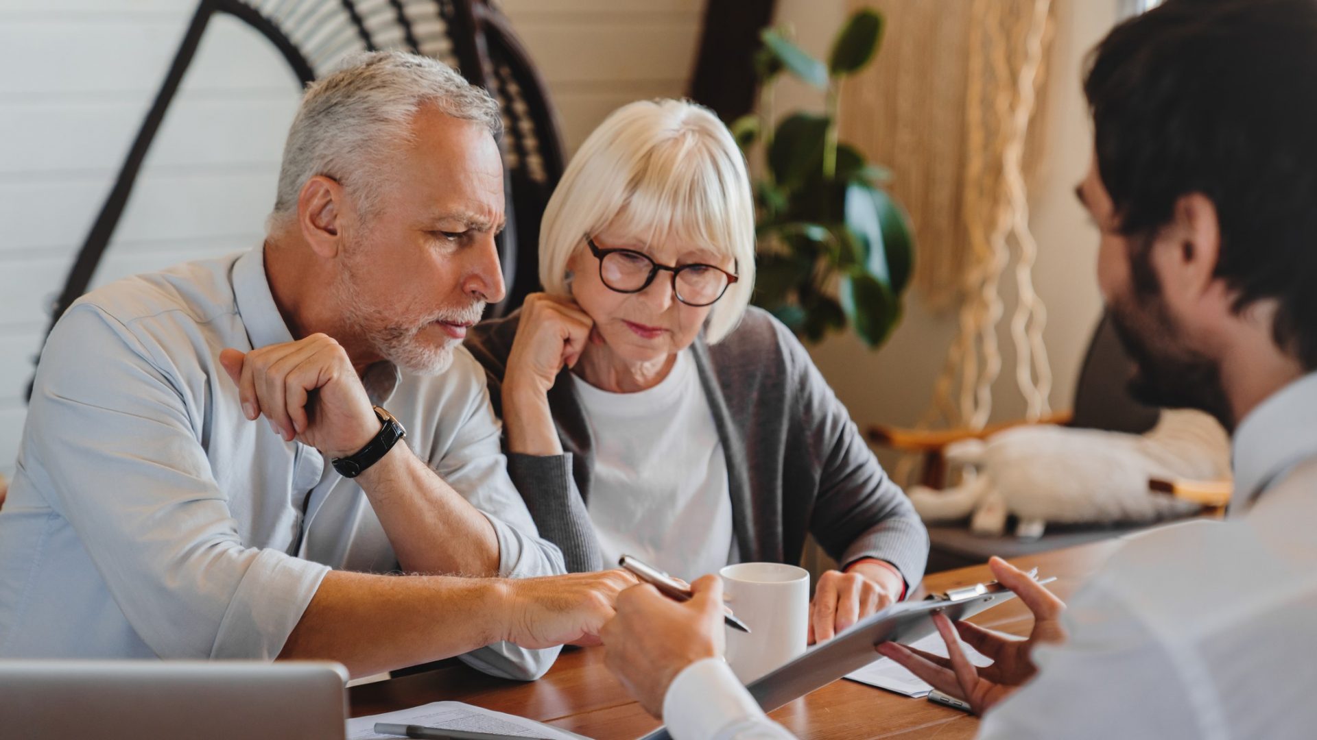 The Average Net Worth of Americans Who Retire at 62 vs. 67