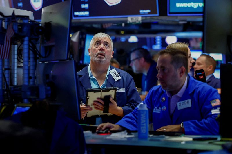 Tech selloff pulls Wall Street to two-week lows as oil and yields climb