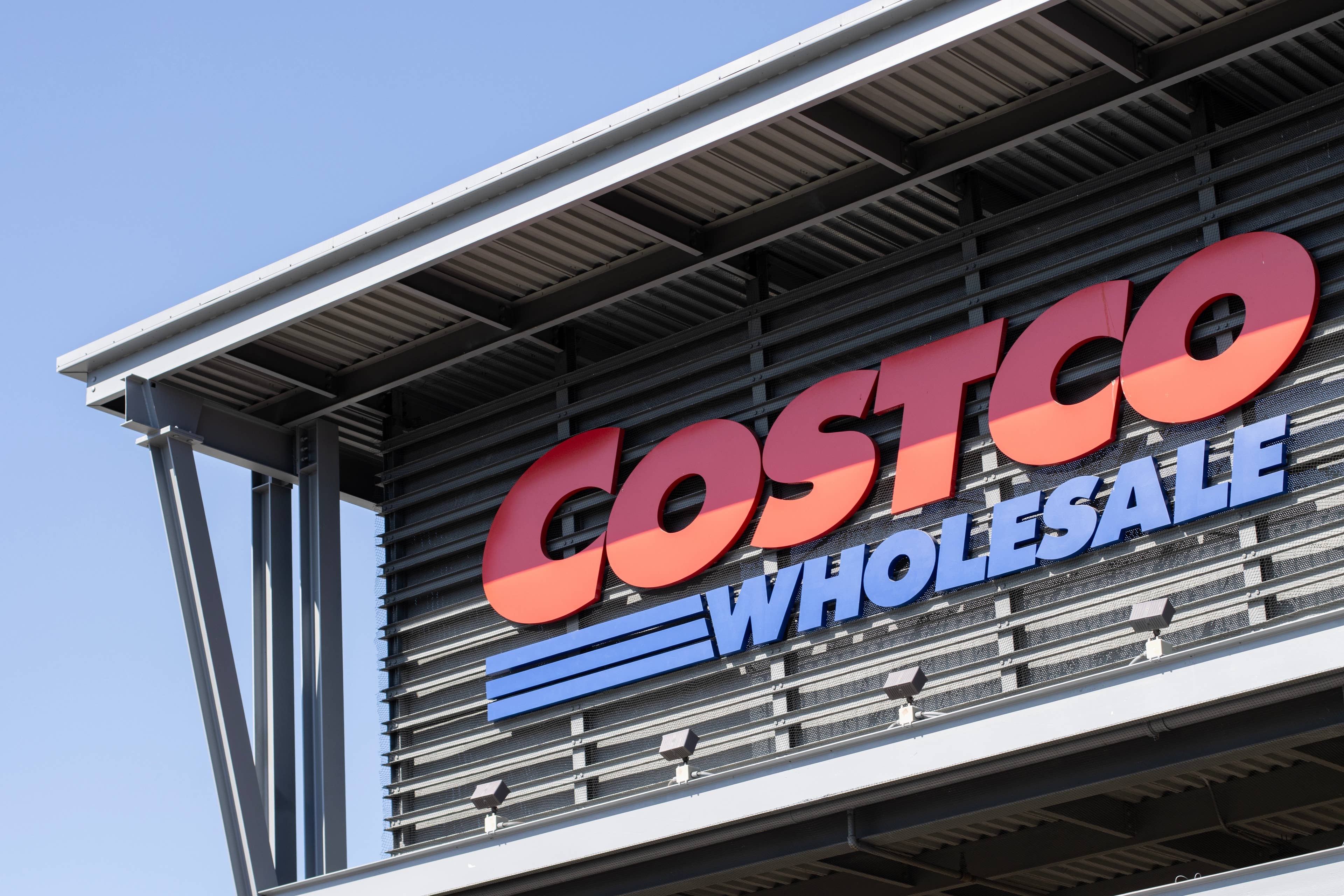 Costco's Teakhaus Teak Bench: Shoppers Rave About Its Stylish Design and Versatility
