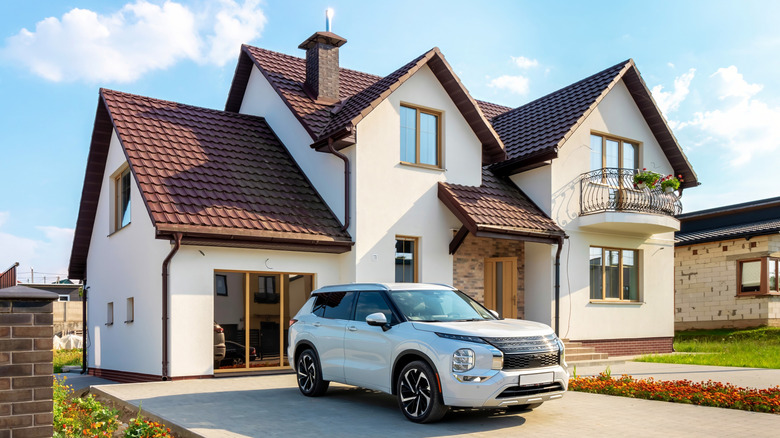 the-worst-colors-to-paint-your-home-if-you-live-in-a-warm-climate-aol
