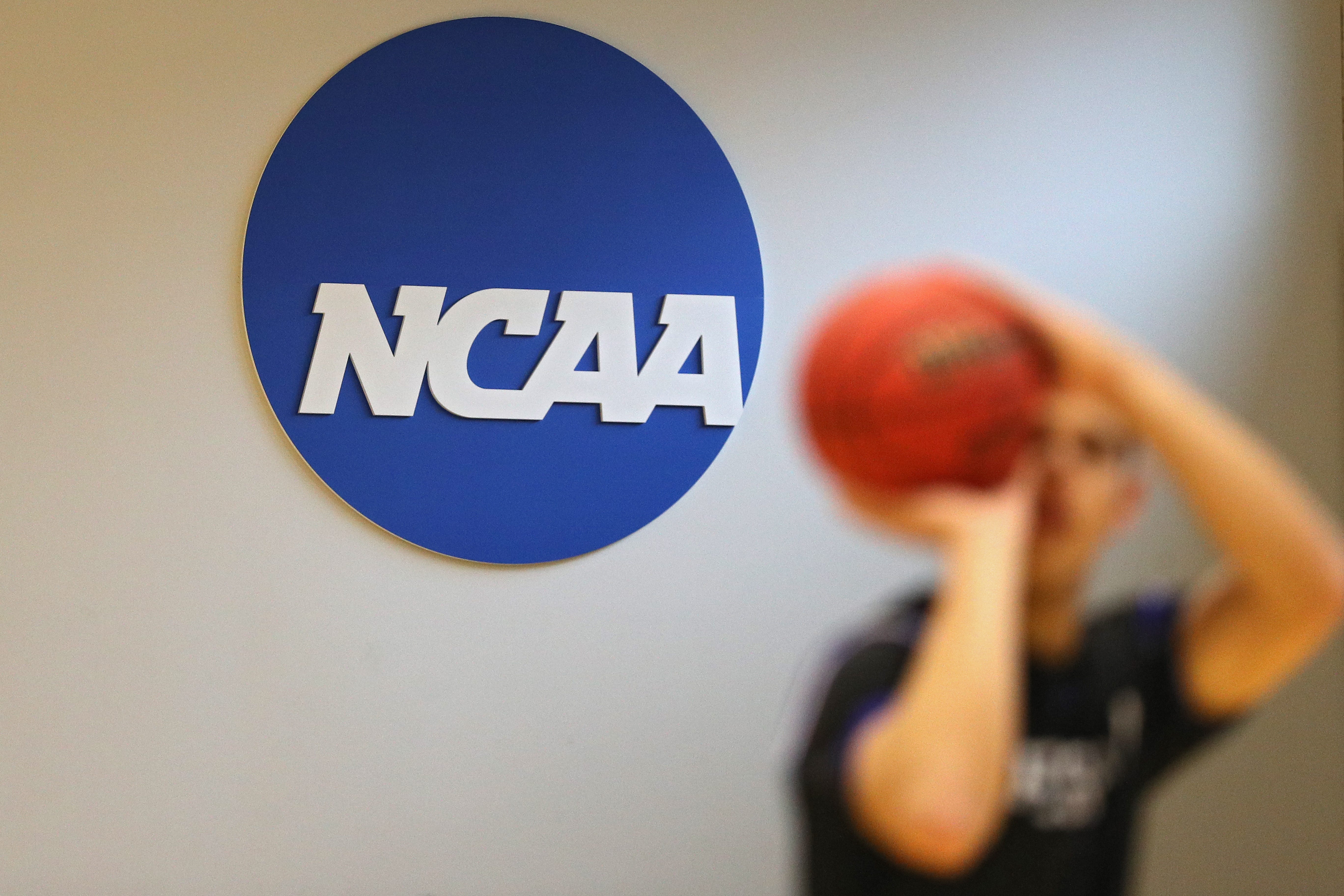 Photo: aol.com Protect College Sports Act Advances in US Senate After Bipartisan Vote