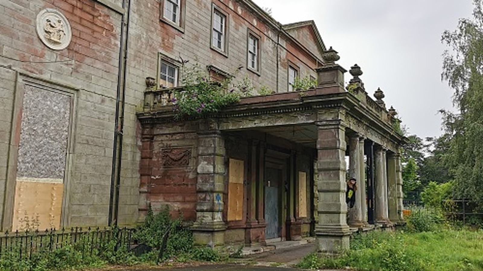 6 Once-Thriving Places In Liverpool That Have Transformed Into Abandoned Beauties