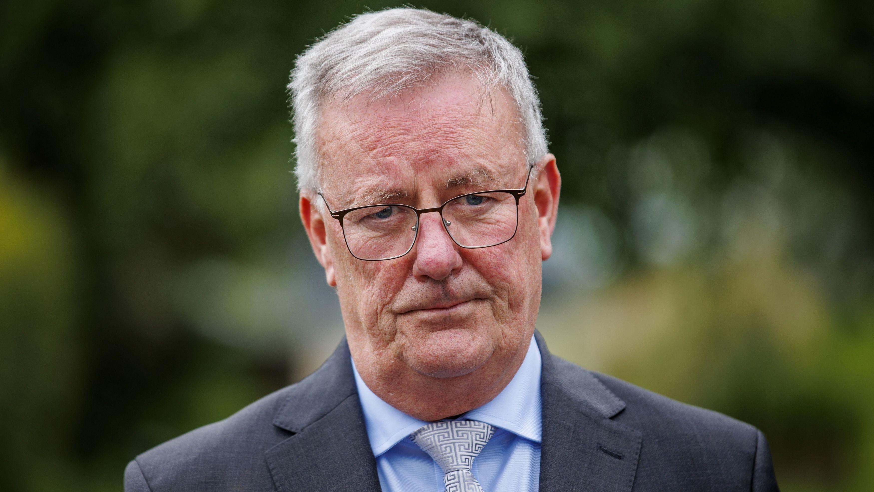 Mike Nesbitt resigns as health minister amid row with UUP leader