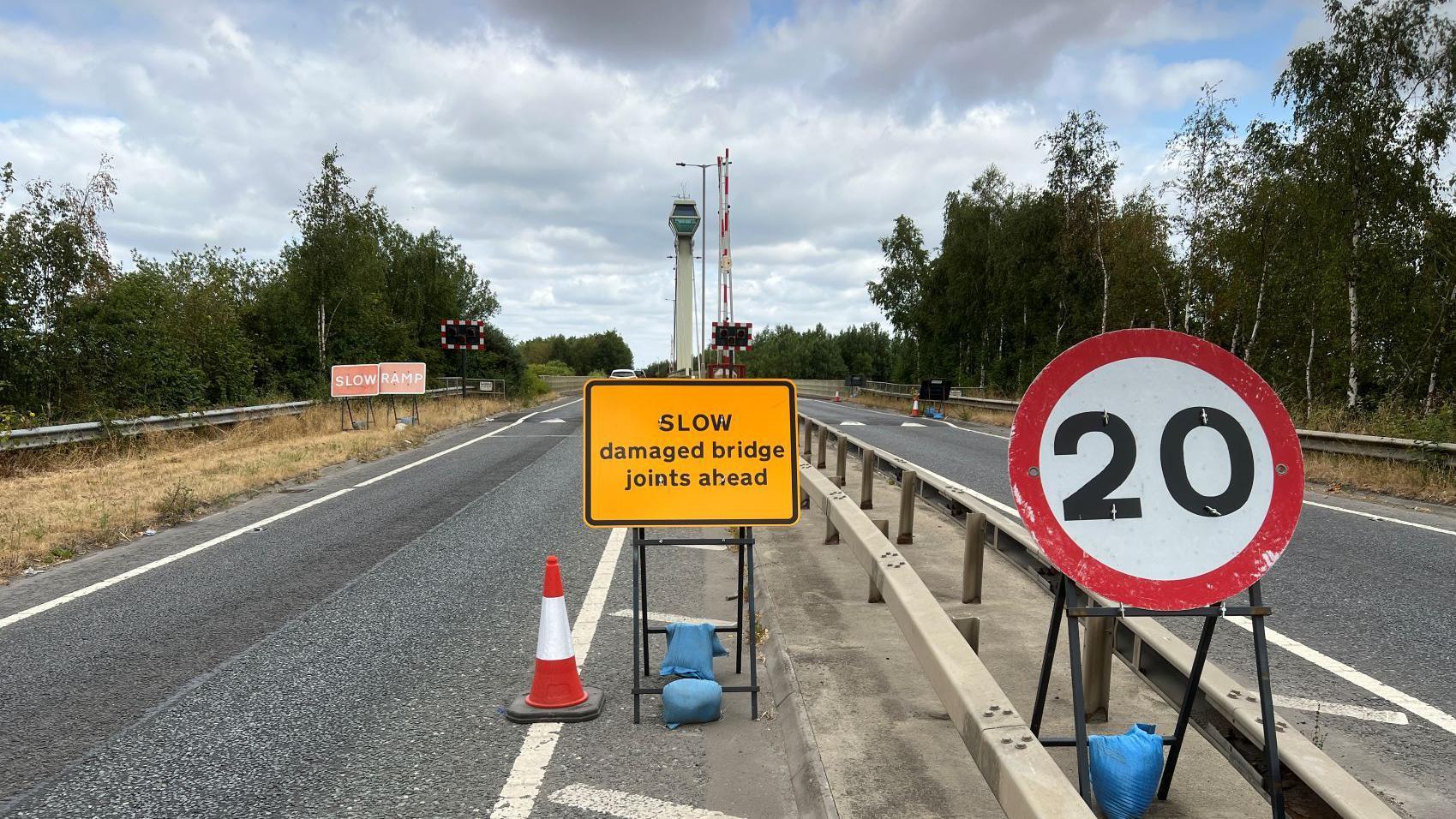 Drivers face 1,250 stops a year at damaged bridge - AOL