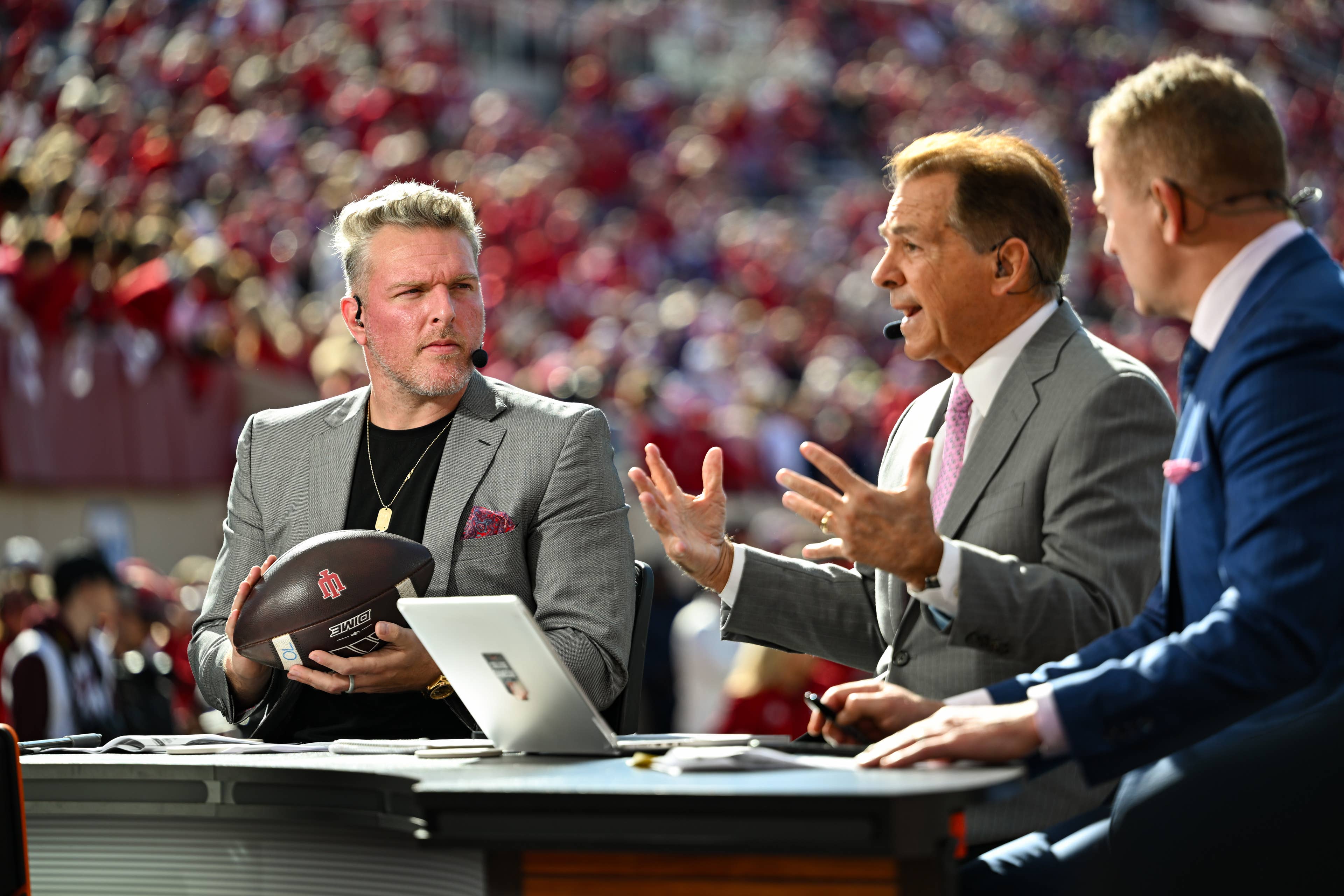 'College GameDay' Sets Locations For First 3 Shows Of 2026 Season - AOL